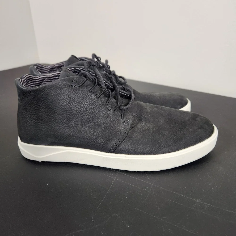 OluKai Nana Hele Mens Chukka Boots Fog Grey Leather Sneaker 10449-4040 Size 8.5